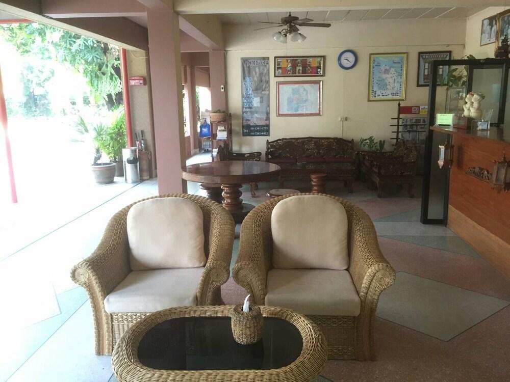 Srisomthai Hotel Убон Ратчатани Екстериор снимка