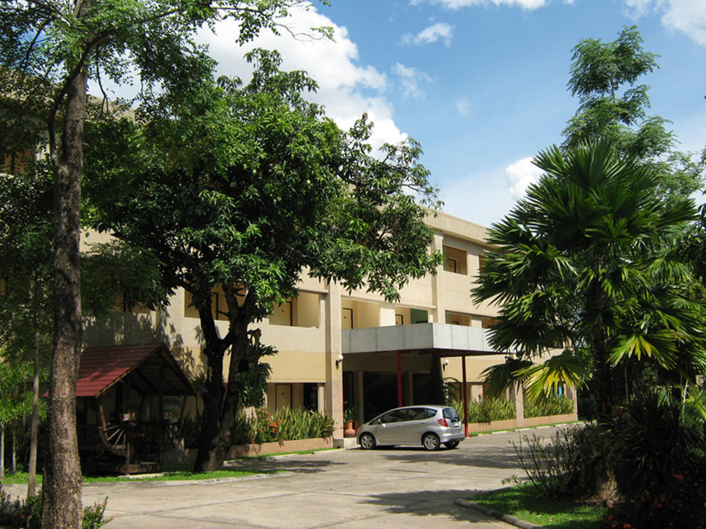 Srisomthai Hotel Убон Ратчатани Екстериор снимка